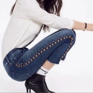 MOTHER The Insider Crop Jeans in Rough Stud Sz 26